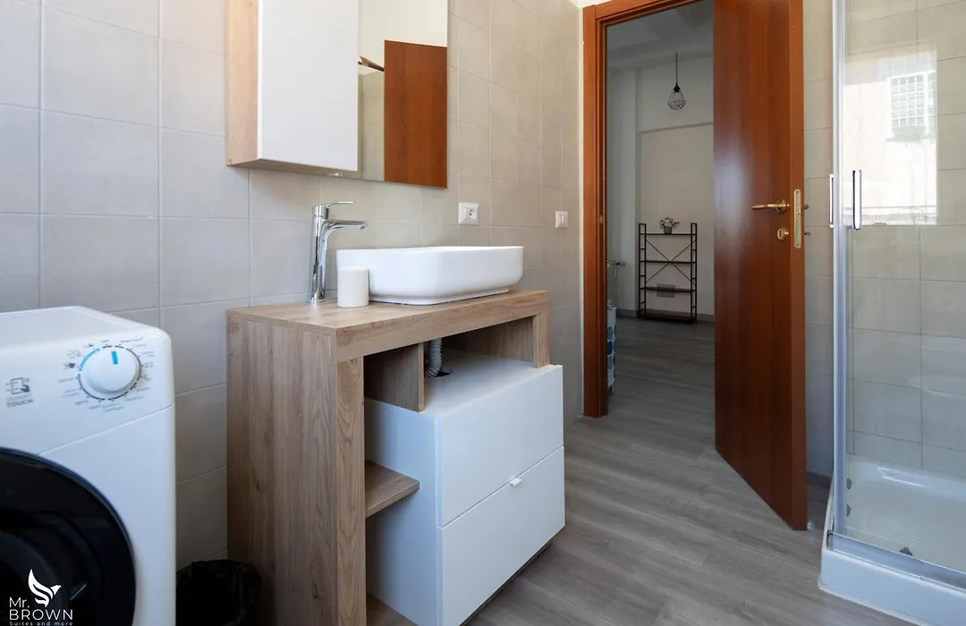 Mr Brown Home And Suites-1